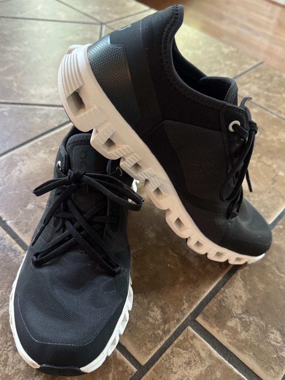 ON Women’s Running Shoes